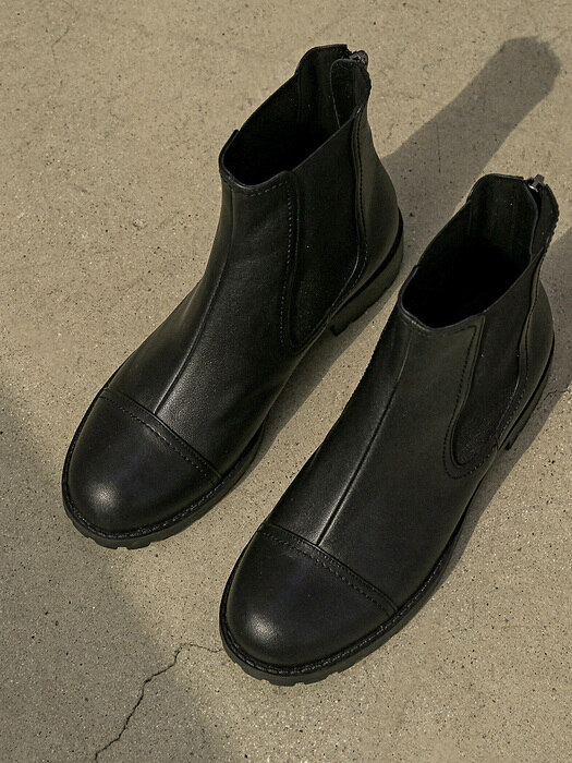 1667 Bisk Chelsea AnKle Boots