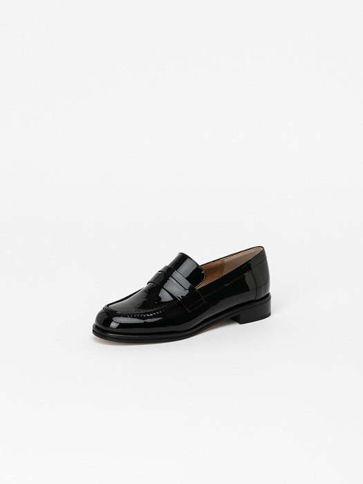 Sriyan Loafers in Black Patent