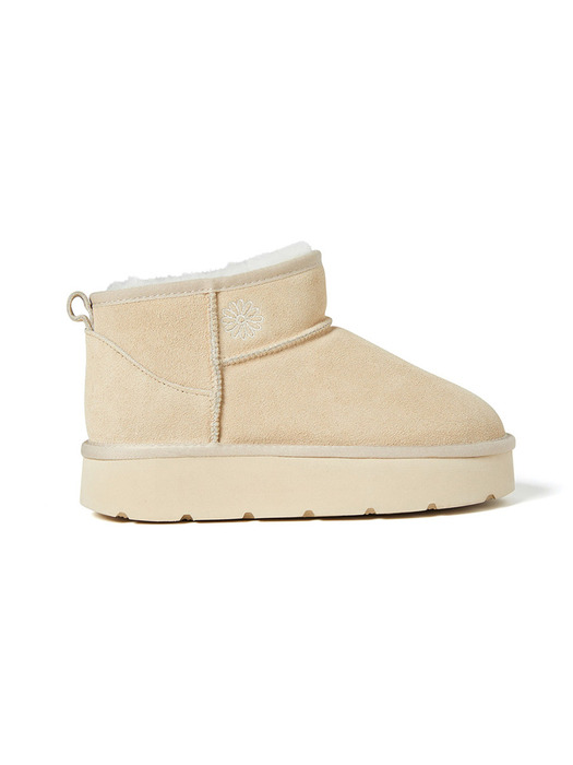 CLASSIQUE MINI UGG BOOTS_BUTTER