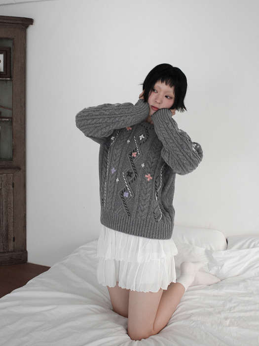 Vintage Cable Knit Flower Stitched by Hand_GREY