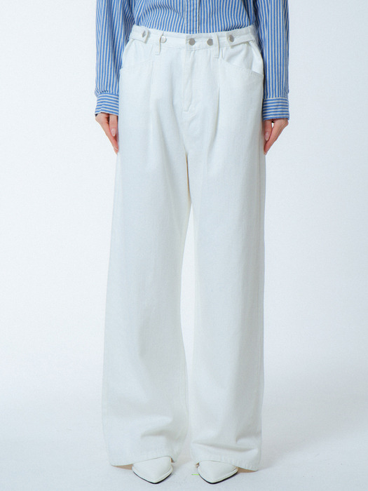 턱 와이드핏 면팬츠 화이트_TUCK WIDE FIT COTTON PANTS WHITE