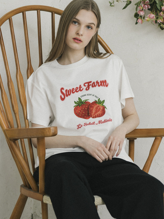 Sweety Farm T-Shirts [OFF WHITE]