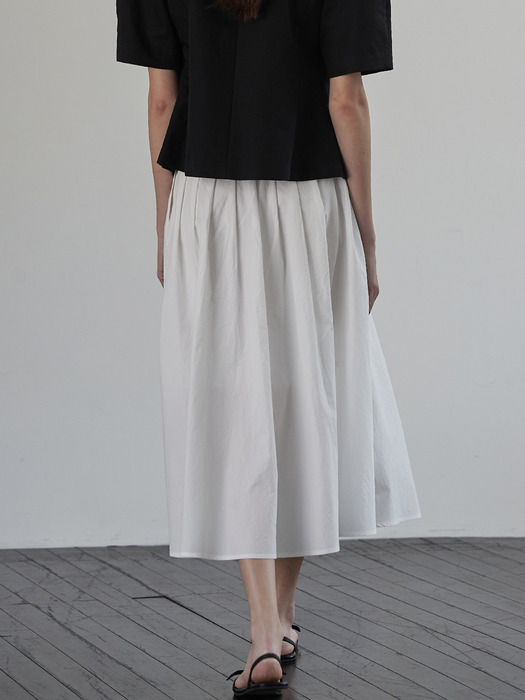 Tuck pleats long skirt - White