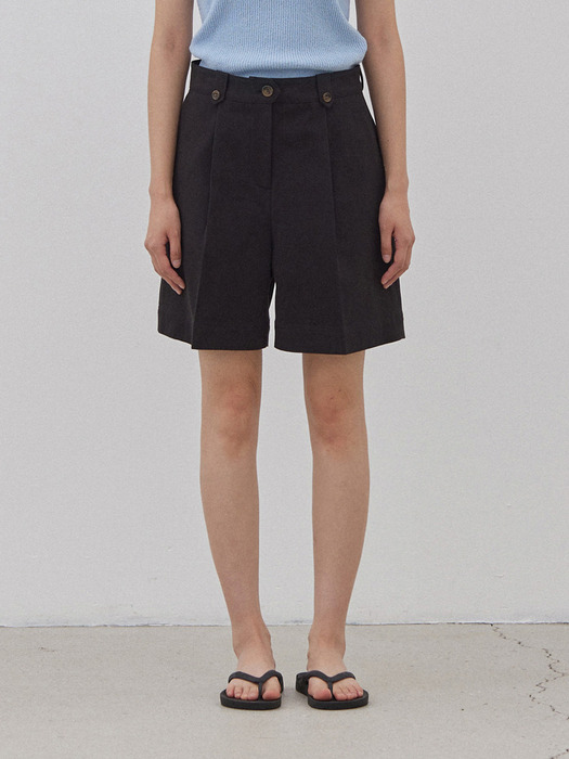 COLLMA PINTUCK SHORTS (2colors)