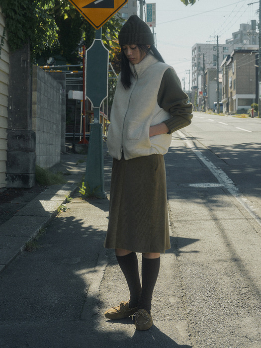 AMBO CORDUROY FLARE HALF SKIRT_BEIGE