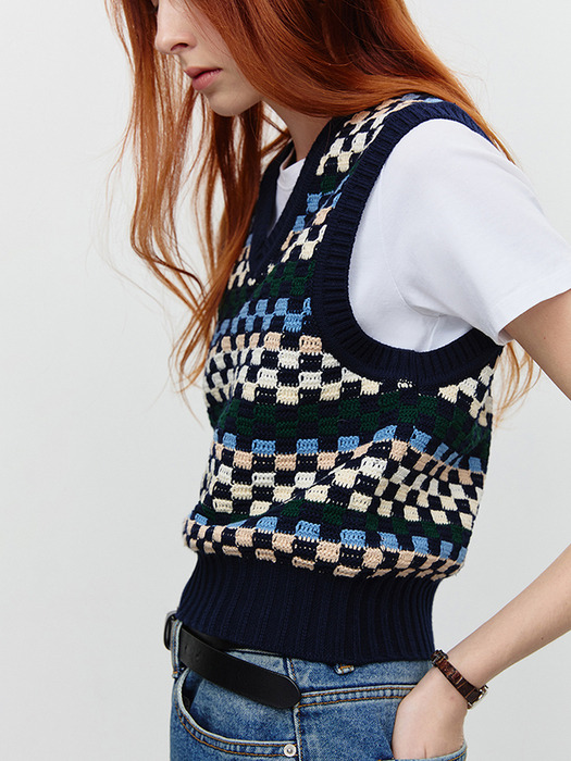 UNISEX CRAFTED V-NECK KNIT VEST NAVY_UDSW5A109N2