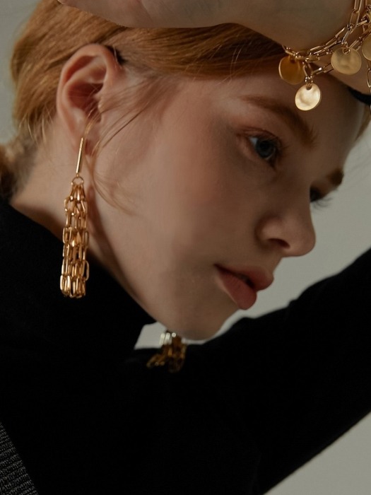 chandelier earring