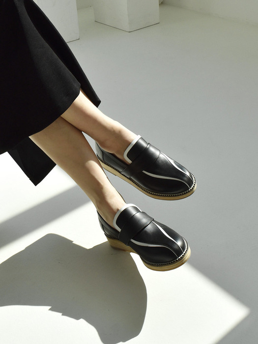 Modern Classic Wave Loafer