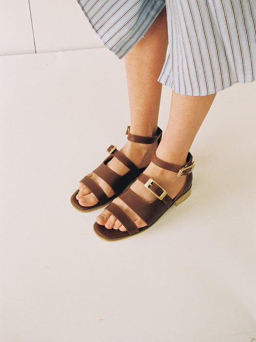 T034 buckle sandals brown (2cm) 