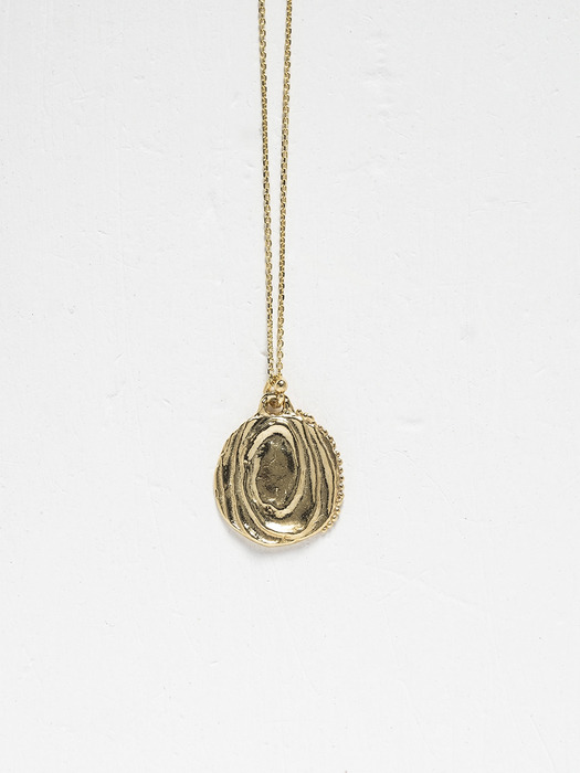 The Echo of the Sea Necklace Gold