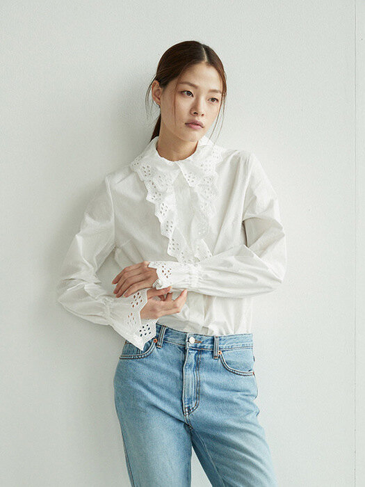 [N]APGUJEONG Ruffled eyelet collar blouse (Off white)