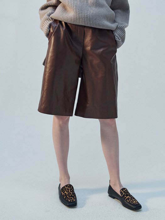 LAMB LEATHER SHORTS. BROWN