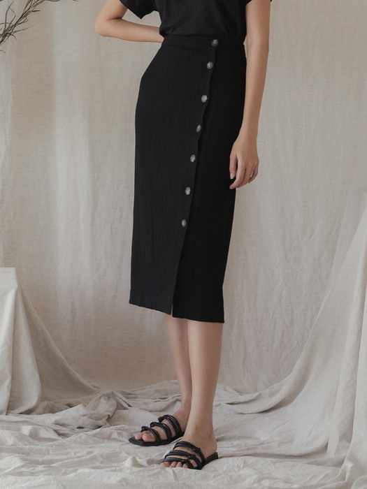 Button detail H-line long skirts