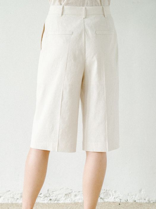 PALE BEIGE LINEN BLEND MIDI SHORTS