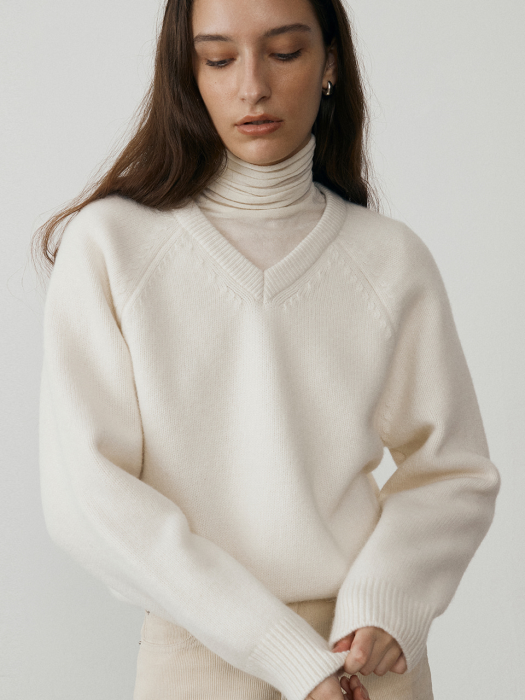 UNISEX MERINO AIR WOOL V-NECK  SWEATER CREAM_UDSW1D115CR