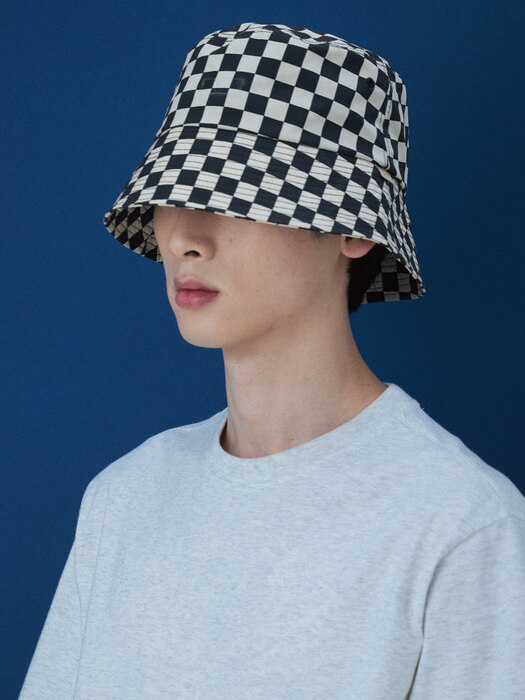 T225AACU13_OVERFIT CHECK BUCKET HAT