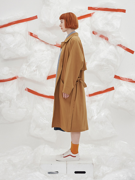 LIGHT FEATHER TRENCH COAT_CAMEL