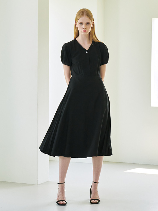 Side Pleats Dress - Black