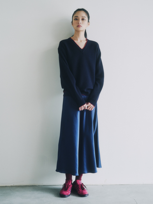 NAVY KNIT BLOCK FLARE SKIRT