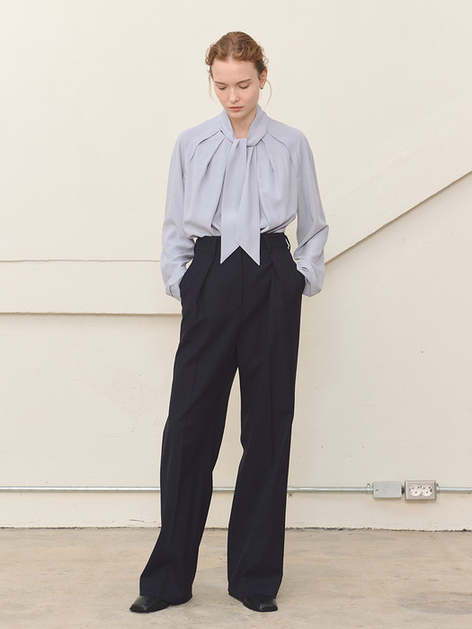 HIGH-RISE PLEATED WIDE-LEG TROUSERS - NAVY