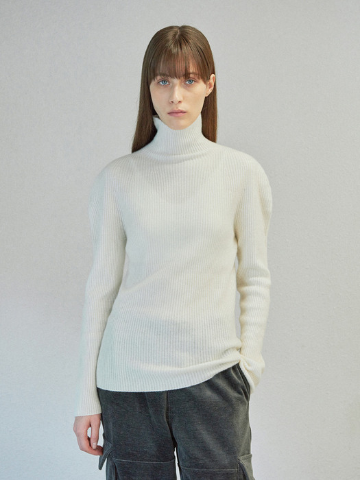 WHOLE GARMENT SLIM KNIT TOP (ivory)