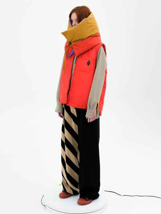 Duck thindown vest in red for Unisex