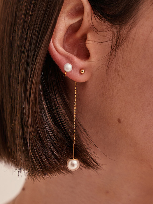 Essence Pearl Chain drop Earrings