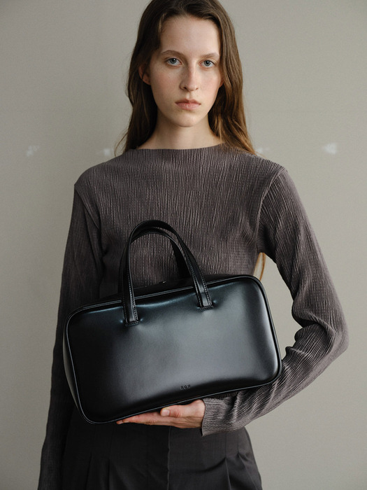 Large Tin square tote bag Glossy black