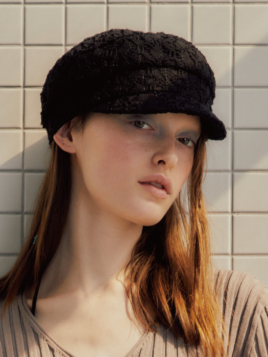 CROCHET NOUVELLE MARGOT HAT IN BLACK