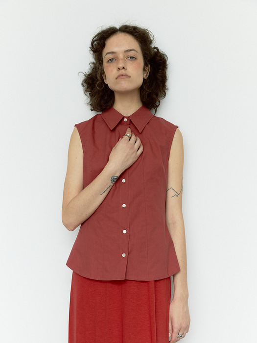 COTTON SLEEVELESS BLOUSE (RED)