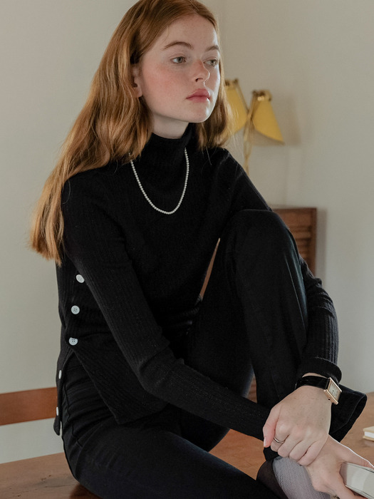 Cest_Side open button knitted top_BLACK