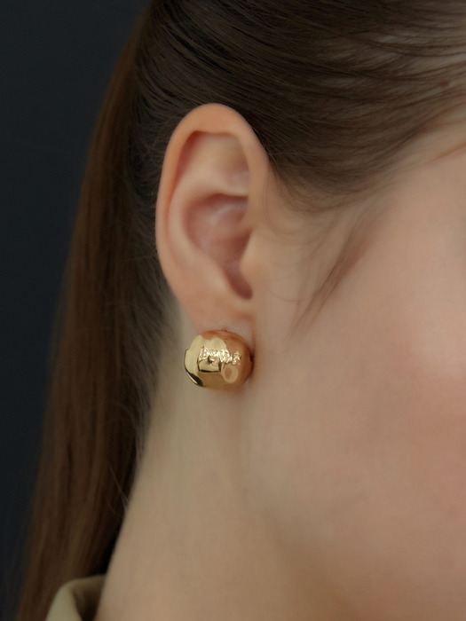 Hammer ball earring