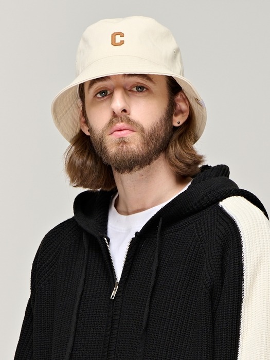 CB LOGO ROUND BUCKET HAT (IVORY)