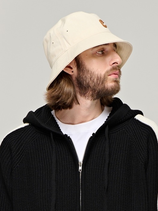 CB LOGO ROUND BUCKET HAT (IVORY)