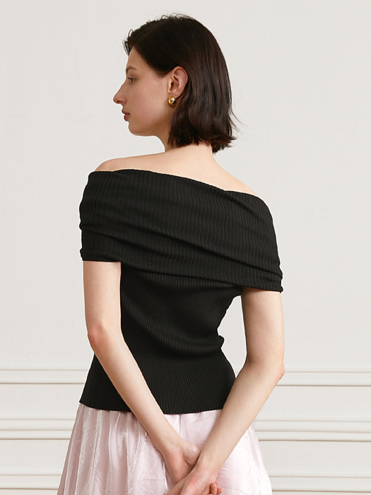 YY_Off-shoulder slit knit top
