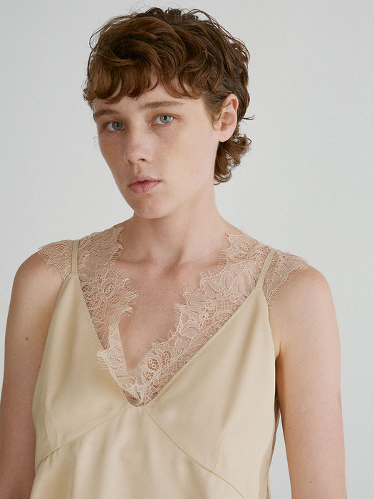 LACE DETAIL CAMISOLE TOP (2COLORS)