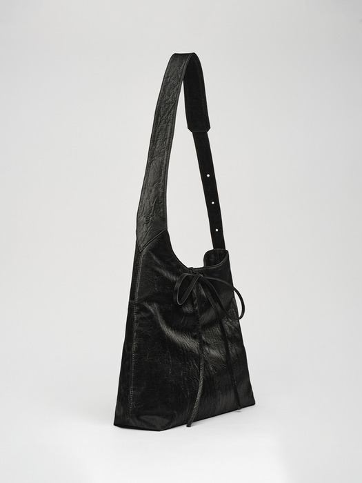 Triangle shoulder bag Black