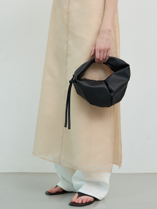 LUVIN BAG SMALL COW LEATHER BLACK 러빈백 스몰 소가죽 블랙