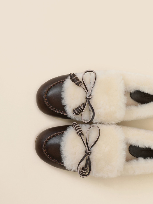 Fur ribbon loafer(brown)_DG1DW24701BRN