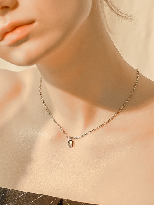 i_n25 - moon light antique necklace