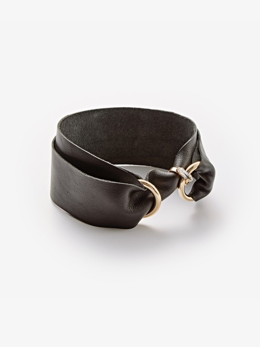 Black ring lock choker