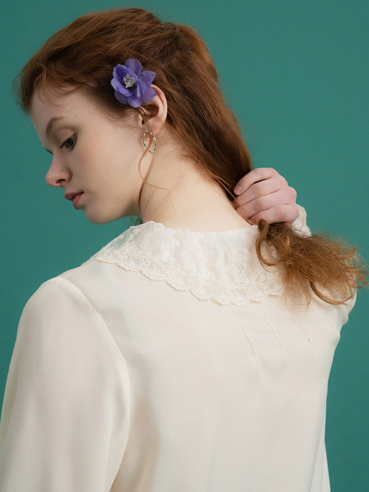monts 1071 lace frill collar blouse (ivory) 