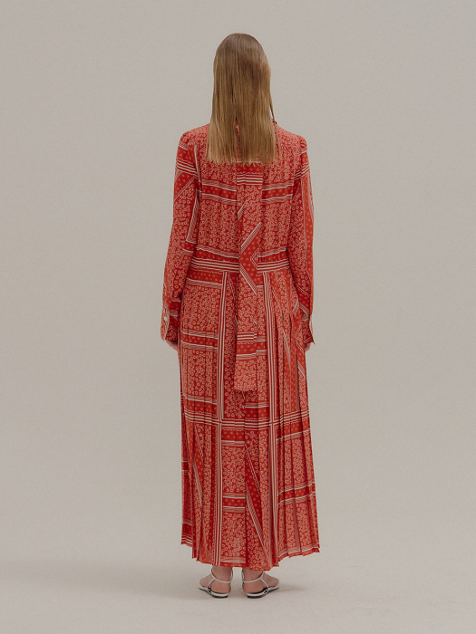 Pattern Pleated Dress with front pockets & tie on collar