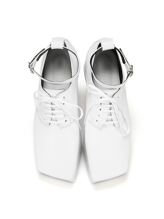 Squared toe derby platforms (+ball chain) | White
