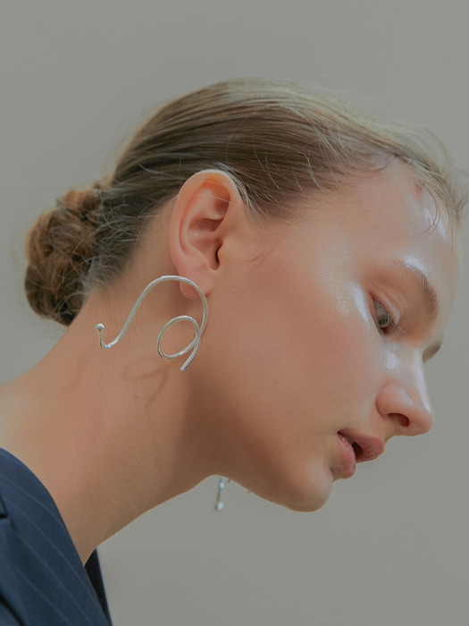 effect line earring - silver
