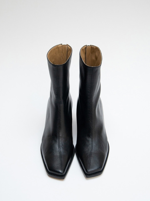 FW20 Nuoy Oblique Ankleboots Black