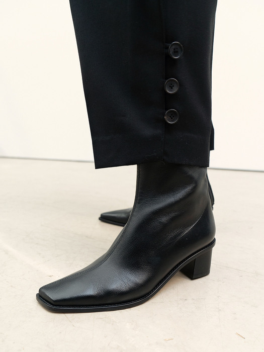 FW20 Nuoy Oblique Ankleboots Black