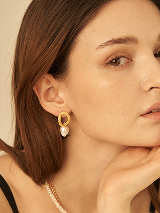bubble frame earring - gold