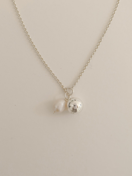 sphere pearl necklace - silver