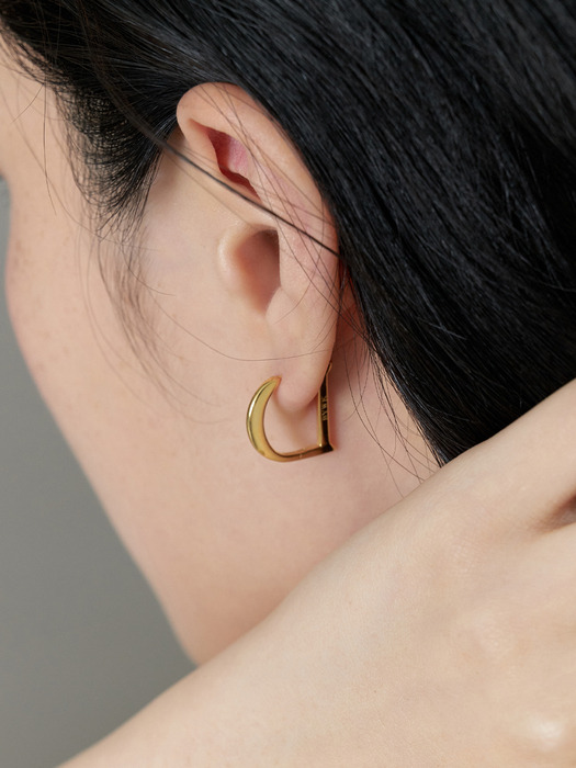 D earring